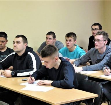 Kurs operatora wózka widłowego dla uczniów z Zespołu Szkół Mechanicznych w Kiecach